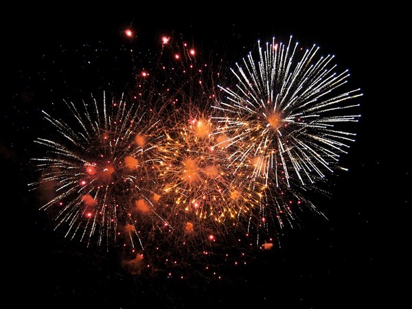 feu d'artifice (Copier). Crédit photo : Pixabay
