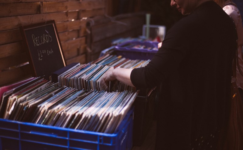 marché du disque. Crédit photo : PIXABAY