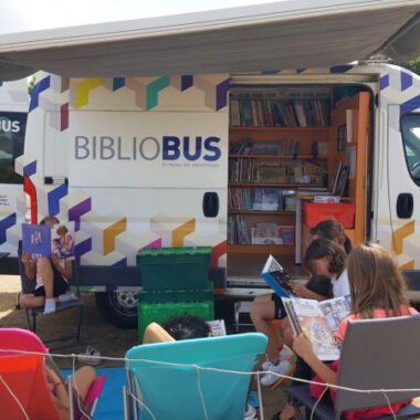 Bibliobus Sully Plage. Crédit photo : CC VAL DE SULLY