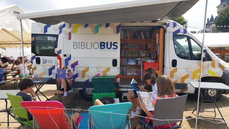 Bibliobus Sully Plage. Crédit photo : CC VAL DE SULLY