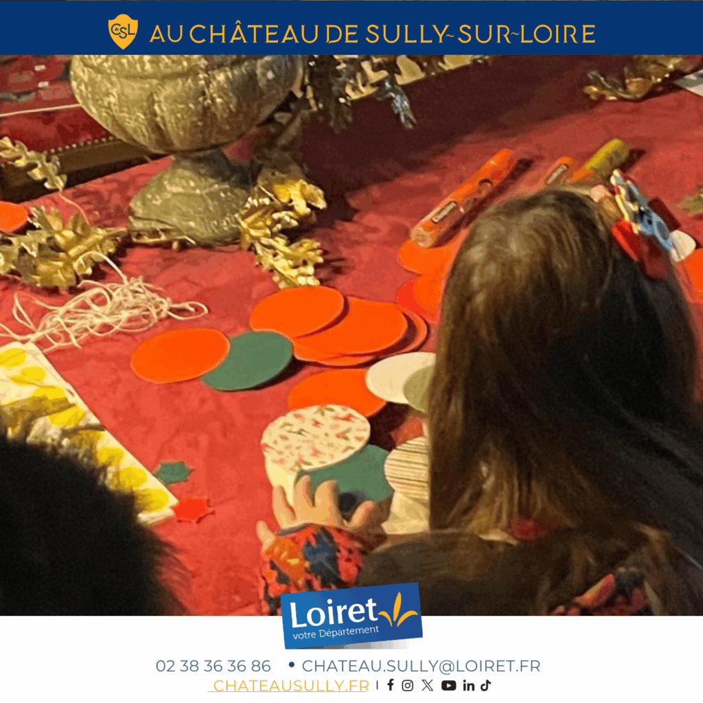 Visuels château de Sully-sur-Loire - 2026 - format site internet - Atelier "couronne de Noël en papier". Crédit photo : Département du Loiret / Johnatan Savarit