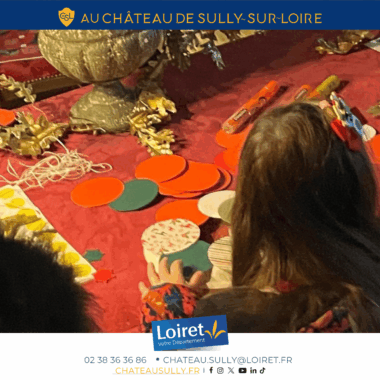 Visuels château de Sully-sur-Loire - 2026 - format site internet - Atelier "couronne de Noël en papier". Crédit photo : Département du Loiret / Johnatan Savarit