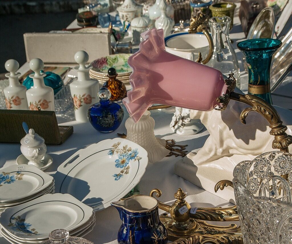 vide grenier. Crédit photo : pixabay