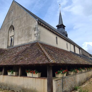 Eglise Guilly. Crédit photo : Belvedère Va de Sully