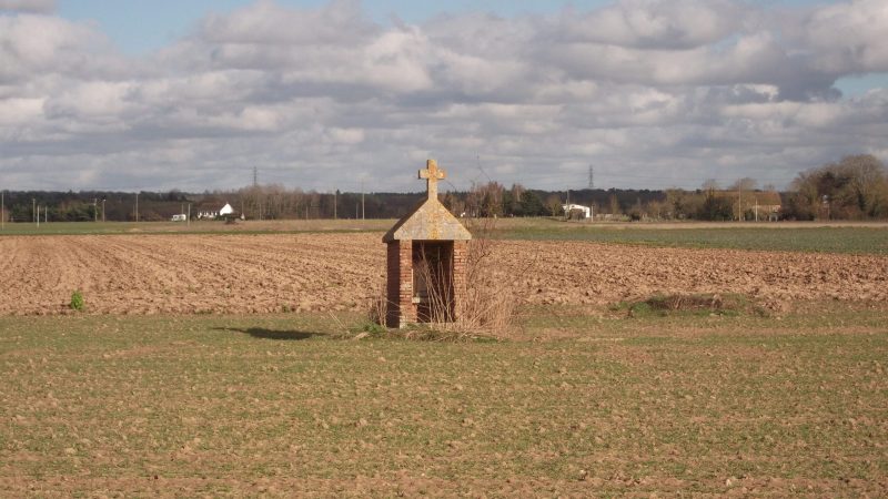 Oti_Val_dOr_et_Foret_Bonnee_calvaire_route_de_St_Benoit_sur_Loire